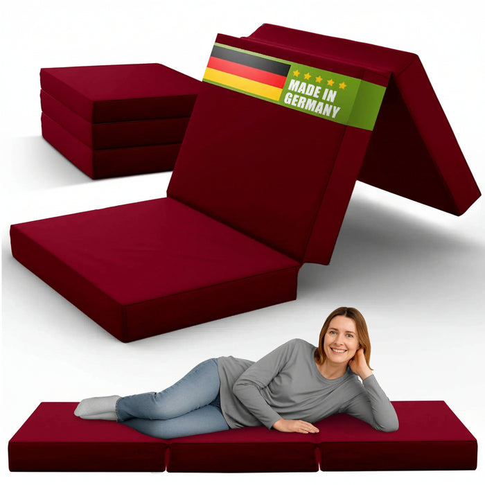 Weinrote shogazi® Klappmatratze 100 x 200 cm in verschiedenen Faltpositionen mit liegender Frau