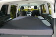Vollflächig ausgelegte shogazi® Matratze im Mercedes Vito – maßgeschneidert bis an die Vordersitze, mit ergonomischem Zuschnitt für maximalen Schlafkomfort und optimale Nutzung des gesamten Innenraums.